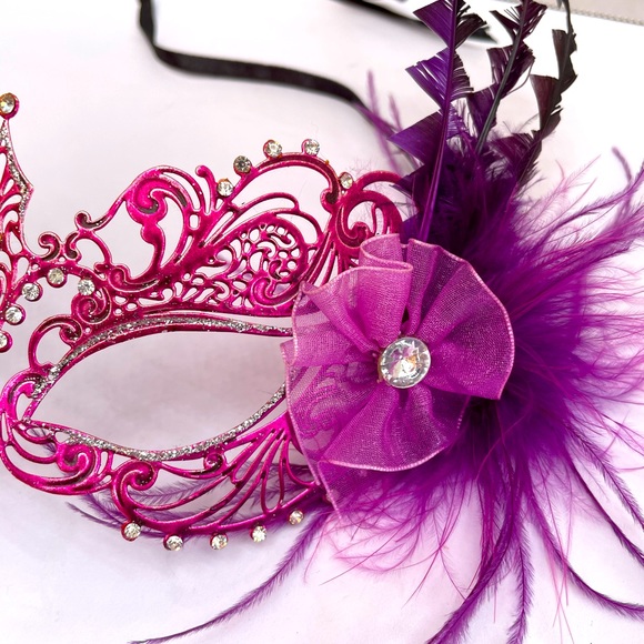 - Halloween party mask NWT - Picture 2 of 6